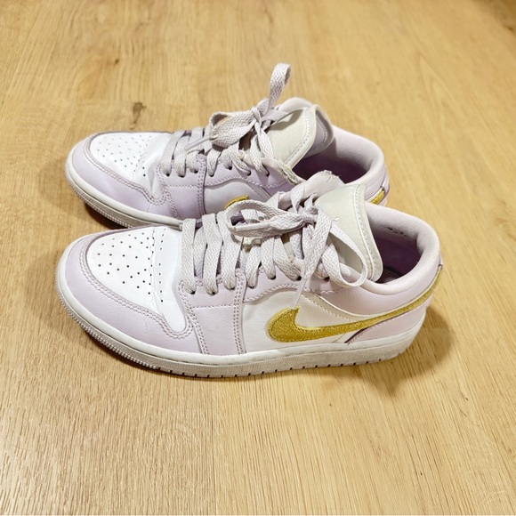 Nike Air Jordan 1 Low Women's Shoes - Picture 2 of 5